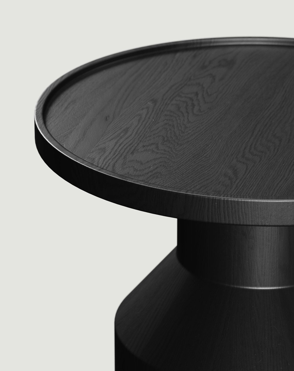 Dřevěný pomocný stůl FLAT SP2 Black